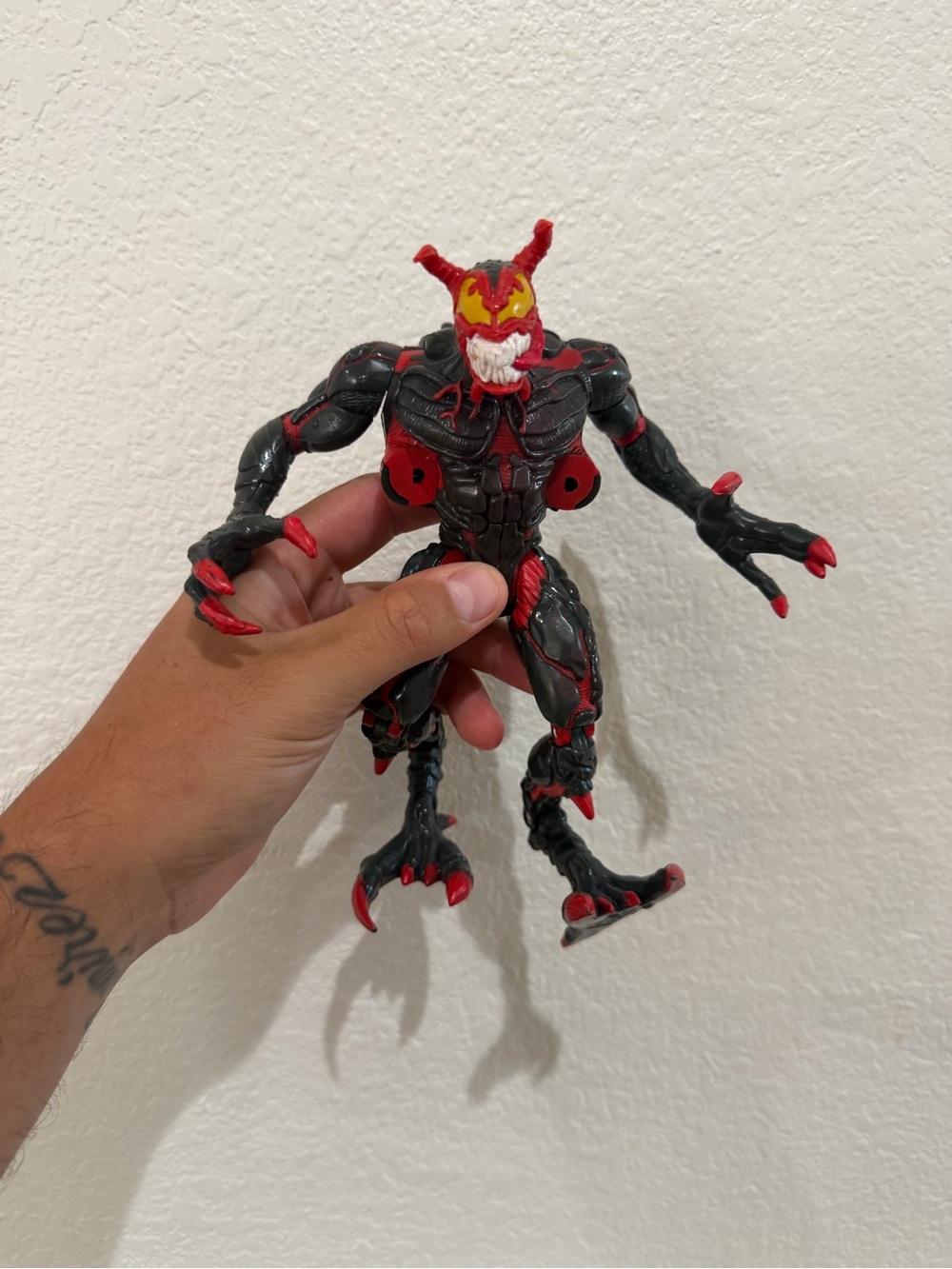 Vintage 1996 Spider-Man Venom Riot Red Variant Action Figure Toybiz